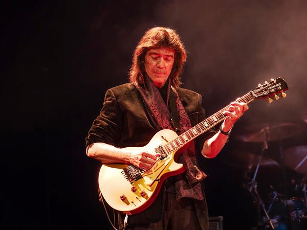 Genesise kitarrist Steve Hackett esineb 3. mail Tallinnas