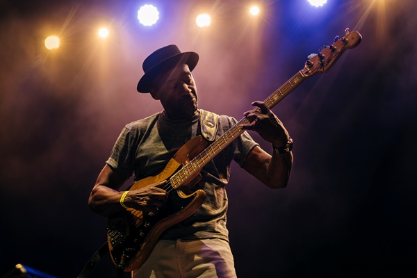 Jazzilegend ja kultuurismbol Marcus Miller esineb Alexela Kontserdimajas 15. oktoobril 2025.